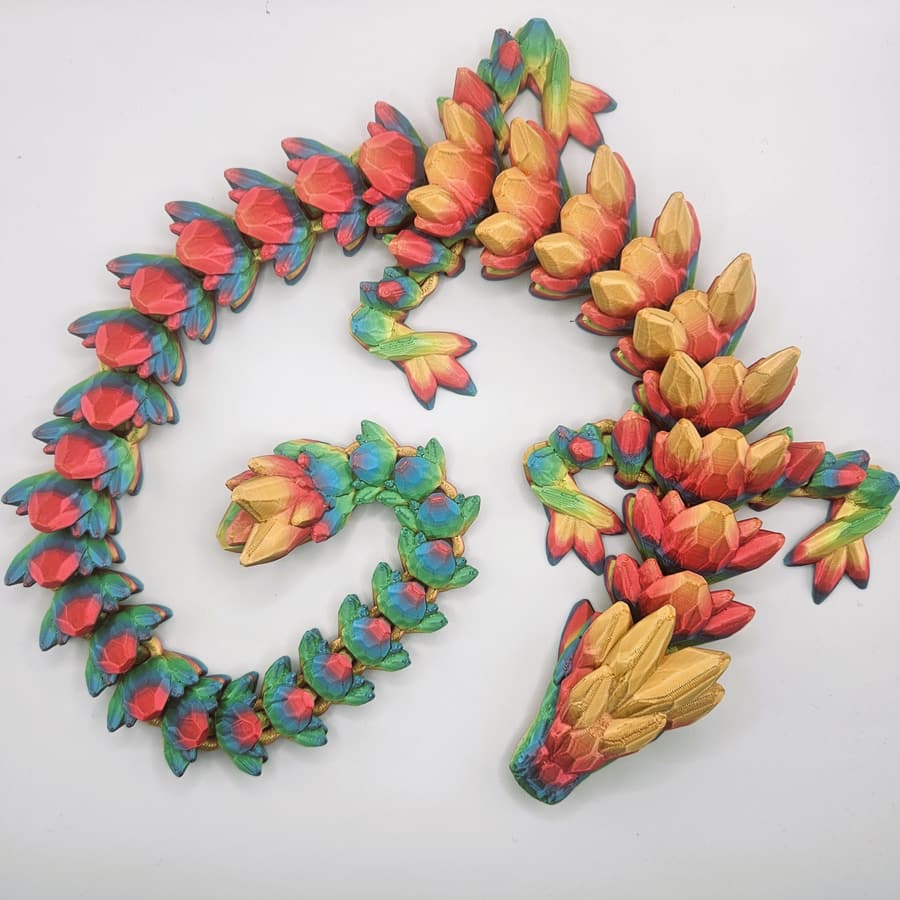 3D-printad drake i regnbågsfärger
